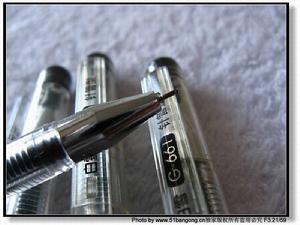 中性笔中性笔芯尾部的油状物是什么