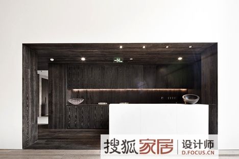北京英甲俱乐部设计 黑色系的质感空间