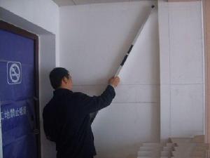 乳胶漆施工前用靠尺检测墙体