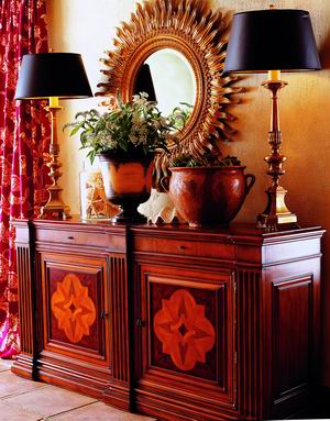 浅色装修用黑橡或红橡的家具会丰富家居的层次感