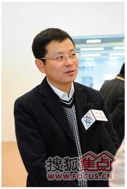 雷士照明常务副总裁殷慷接受中央电视台采访