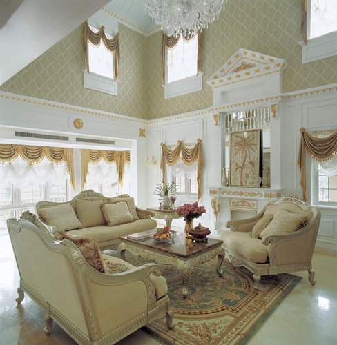 敞亮的客厅以白色调为基础，点缀以金色的装饰，用来增加活泼和热情的氛围。