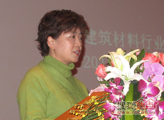 上海市建筑材料行业协会副秘书长钟丽娟