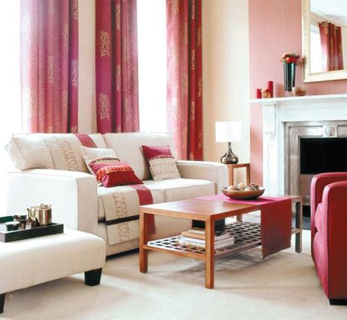玫红塑造温馨明朗的沙发区