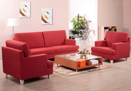 　沙发的色彩与传统的大红色有一些微妙的区别