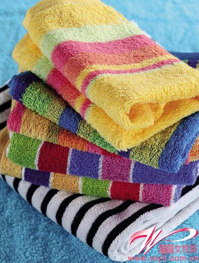 色彩饱满的条纹毛巾