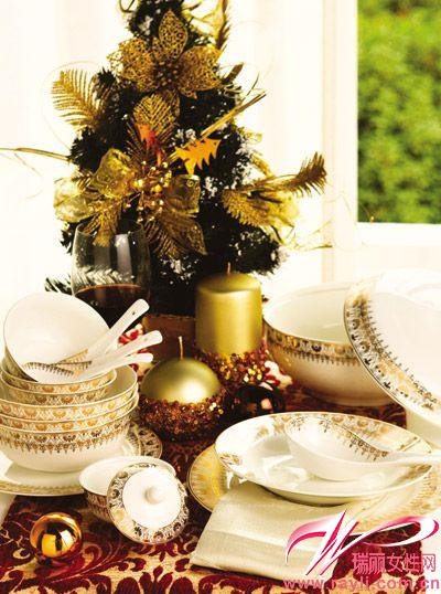 金色圣诞餐桌布置