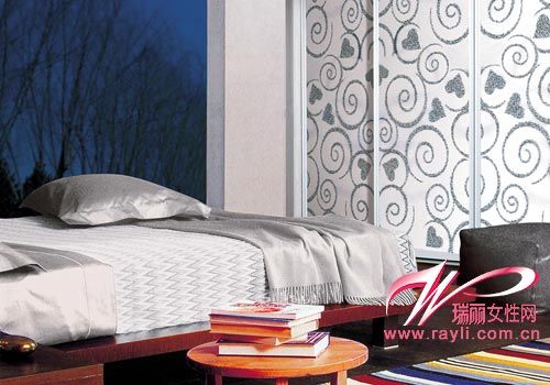 卧室推拉门有很强的装饰性为营造好睡眠空间做出了贡献