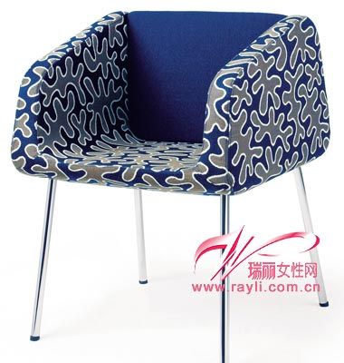 简洁的蓝色单椅造型设计：秋季静心 最爱家居蓝色调