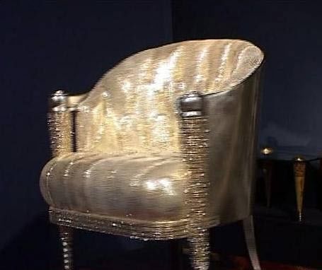 迈克尔·杰克逊买了6把这种椅子，4把用于游戏间，2把用于主人房。