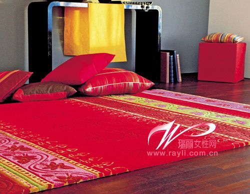 红色条纹地毯
