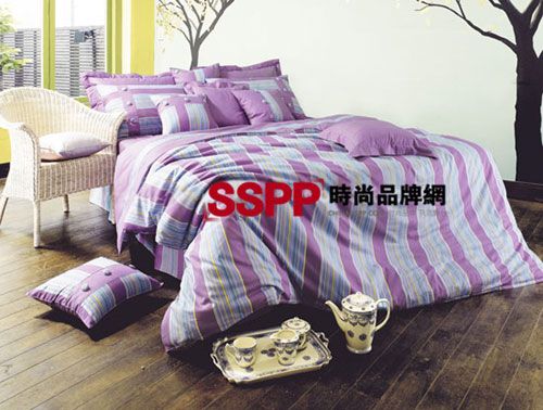 紫色条纹床品 装扮熟女低调奢华空间