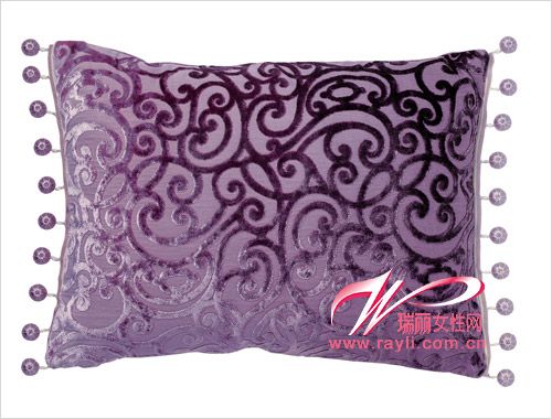 长方形紫色靠垫毛茸茸的非常舒适