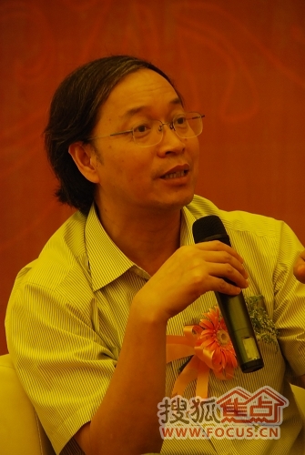 顺德职业技术学院艺术设计系教授、博士 彭亮