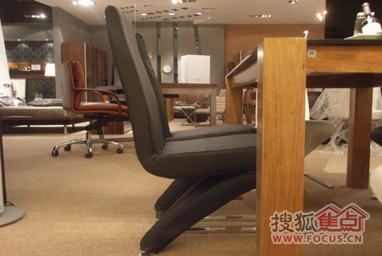 卡布奇诺系列产品之Z型设计座椅