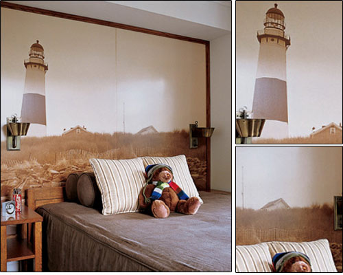 原木色的家居和浅灰色的床品很适合孩子开始变成熟的转变时期
