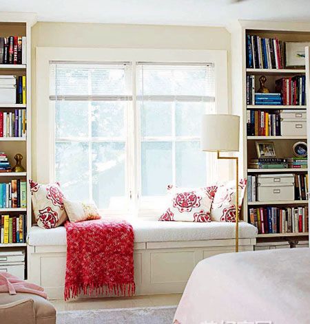窗边书阁 背靠风景阅读