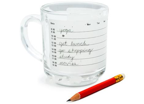 我喜欢这个设计，在办公桌上杯子是第二显眼的物品，可以在这个玻璃杯子上写今日待办事项，喝茶时就能看到。完成一项可以用橡皮擦除，书写可以用铅笔。...