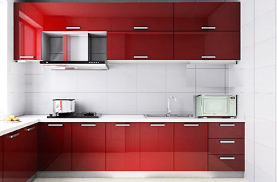 红色加白色，简约大气。大红色的橱柜简约大气，使人一到厨房就想投身于热火朝天的工作中。加上一些白色块的运用，还有白色的台面，可弱化红色对视觉的强烈冲击，可使厨房更加干净整洁。