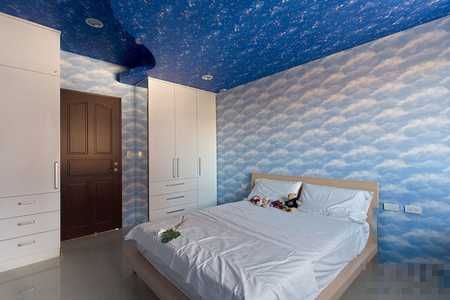 客人卧室 以淡淡的蓝色为主。增加静谧的感觉