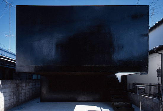 创意私密空间 日本的黑色玻璃屋(图)