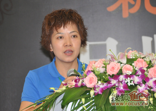 上海市建筑材料行业协会副秘书长钟丽娟