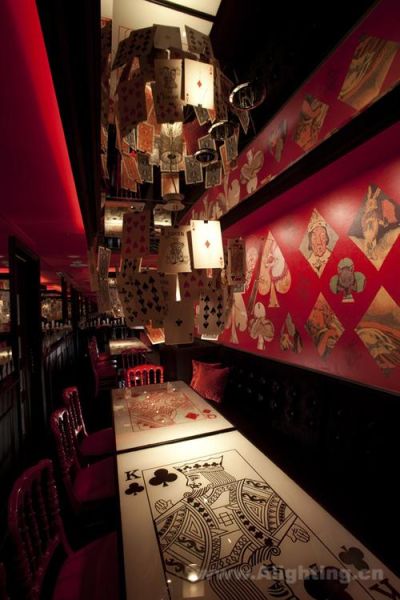 日本东京魔幻爱丽丝魔法世界餐厅欣赏
