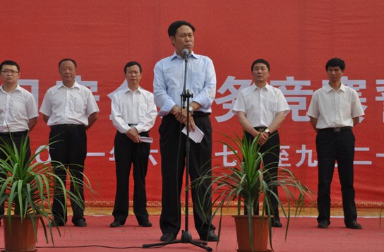城外诚总经理刘长河宣布启动“百日服务竞赛”，为16周年献礼