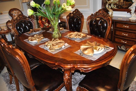 六人座餐桌，无论从颜色、尺寸、样式等，都是首选之产品。