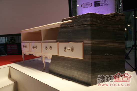 北京设计周上展出的法尼尼概念家具1