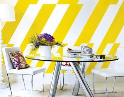如果你的家中有一个不爱吃饭的宝宝，不妨试试将餐厅的墙壁刷上一层柠檬黄