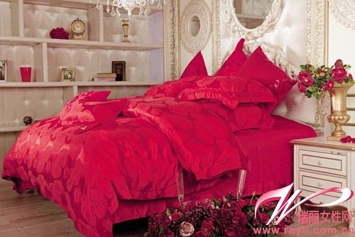 梦洁 玫瑰花图案红色丝绸床品   