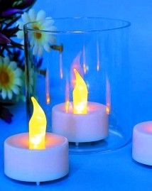 蜡烛灯以水晶蜡烛灯最为常见，水晶的高贵典雅和蜡烛灯的浪漫展现了复古浪漫的风情