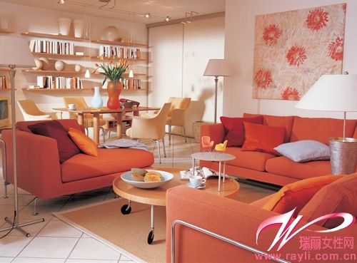 小客厅只需换上橙色沙发外套