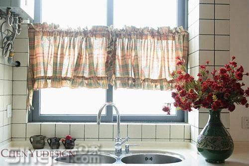 12款厨房小窗帘的实用悬挂装饰方法（组图） 