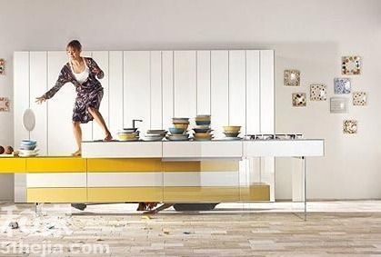 10款烤漆板组合橱柜 几何色明亮厨房（图） 