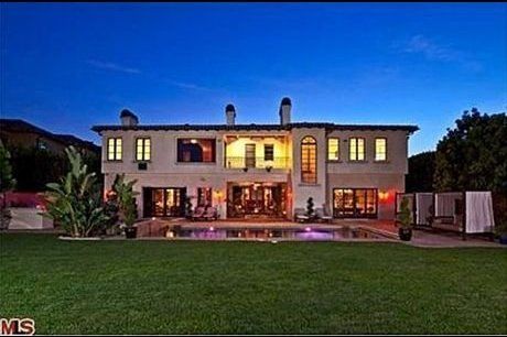 NBA球星保罗800万购歌星艾薇儿洛杉矶豪宅 