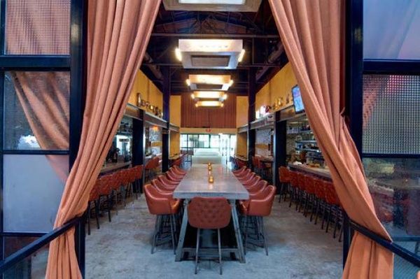 Mohawk Bend：洛杉矶旧戏院改造成的餐厅 