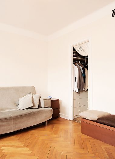 28平单身公寓 人字地板打造靓丽居室(组图) 