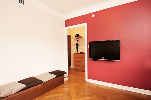 28平单身公寓 人字地板打造靓丽居室(组图) 
