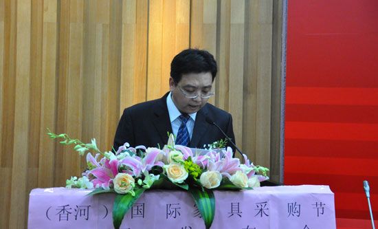 香河县委常委、宣传部长庞伟致辞