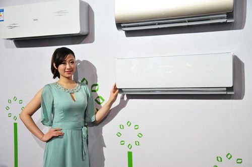 本届家博会上海尔展示了其最新推出的世界最薄空调