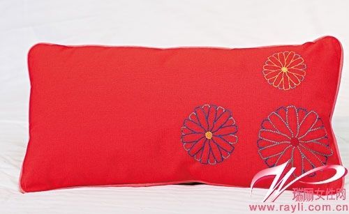 Esprit 刺绣花纹条形靠垫