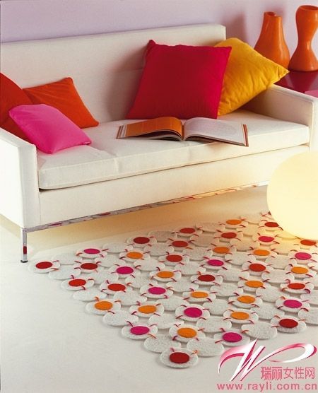 立体感圆点地毯营造个性时尚沙发区