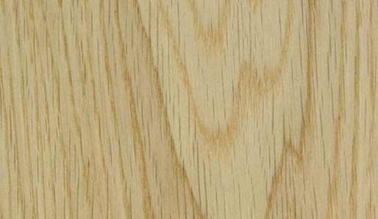 简单的线条纹理不显张扬，自然的木质色彩不显浮华，表面经拉丝工艺处理仿佛是时间孕育了这款地板
