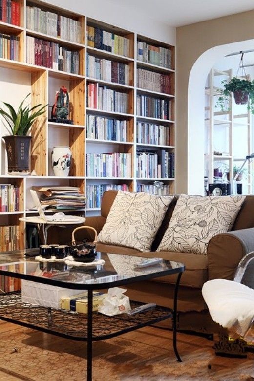突破传统设计 太多书将客厅改为书房 