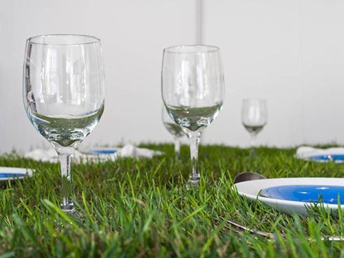 草地餐桌：让你在家就可享受“野餐”
