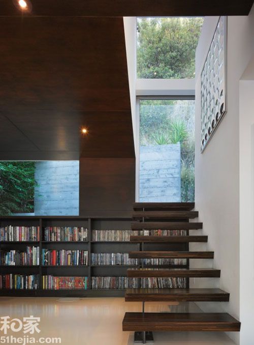 当楼梯间恋上书墙 11个书籍楼梯的创意改造 