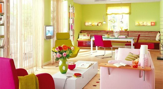 改变客厅氛围最行之有效的方法，就是改变沙发、布艺的颜色