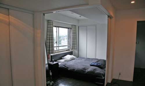 单身汉与推拉门 典型的现代日式卧室(组图) 